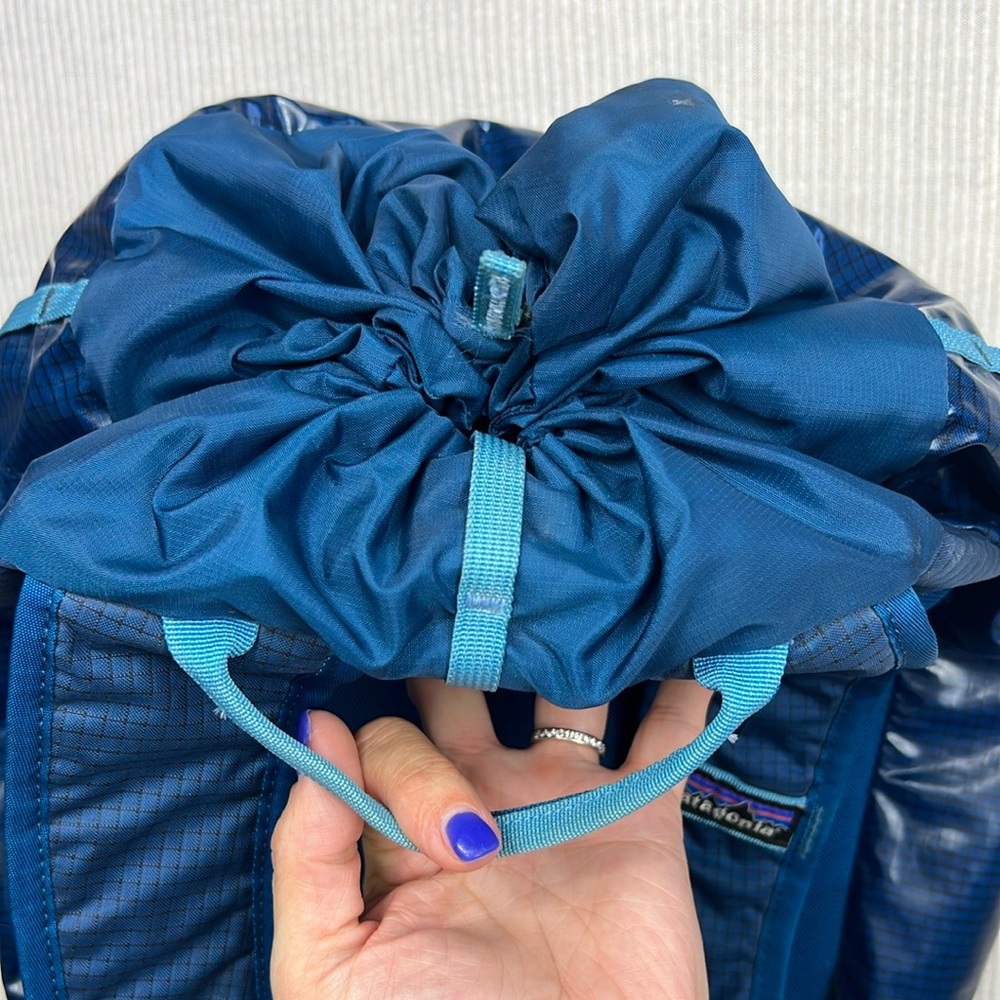 Patagonia Lightweight Black Hole Cinch Backpack Ripstop Blue Outdoor Hiking - Picture 8 of 16